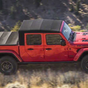 Jeep-Gladiator-Soft-Top-and-Tonneau-Cover-Explained-780x405